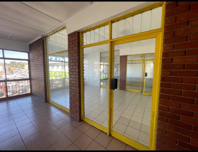 30M² RETAIL TO LET IN STARWOOD